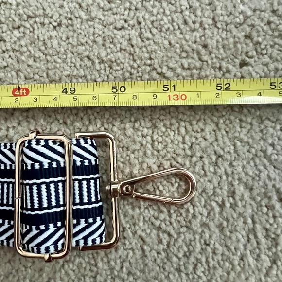 NWT Navy and White woven bag purse strap with gold accents extendable 28" to 52" - Picture 7 of 8